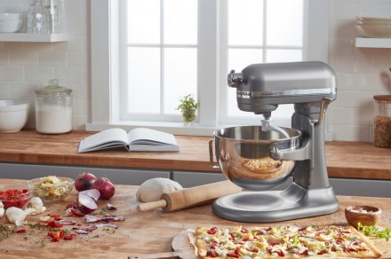Hurry! This KitchenAid mixer is $150 off for today only in a rare deal