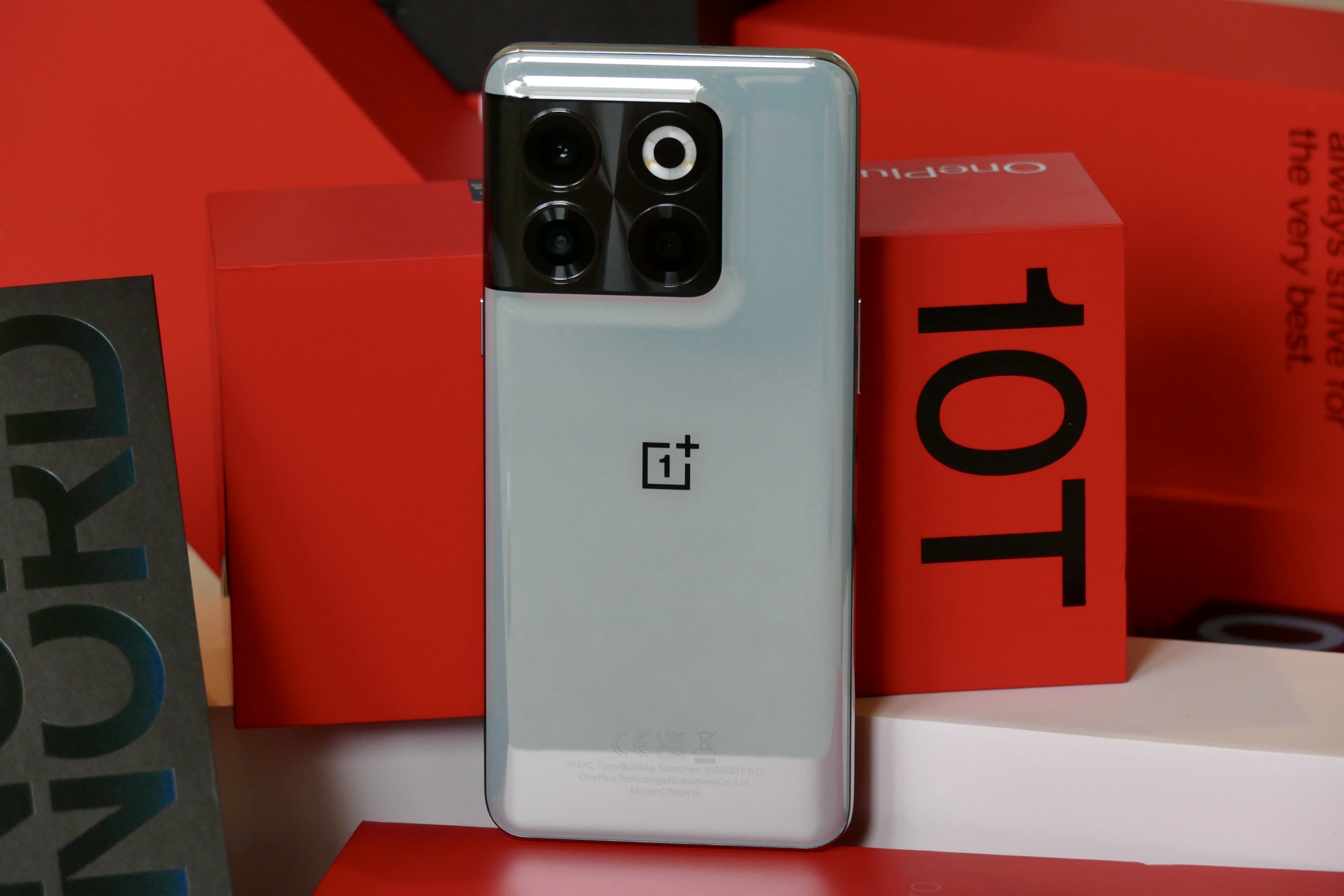 The new OnePlus 10 series will settle for an old design on the premium  devices' launch -  News