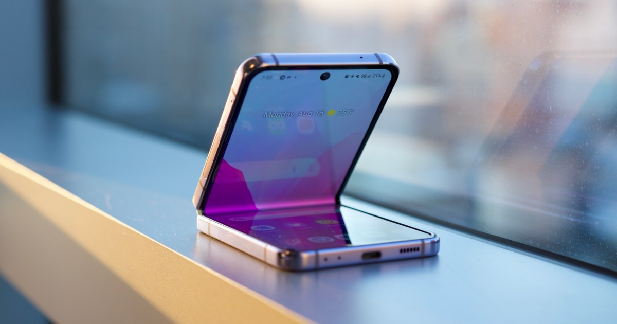 AESTHETIC BLUE SKIES Samsung Galaxy Z Flip 4 Case Cover