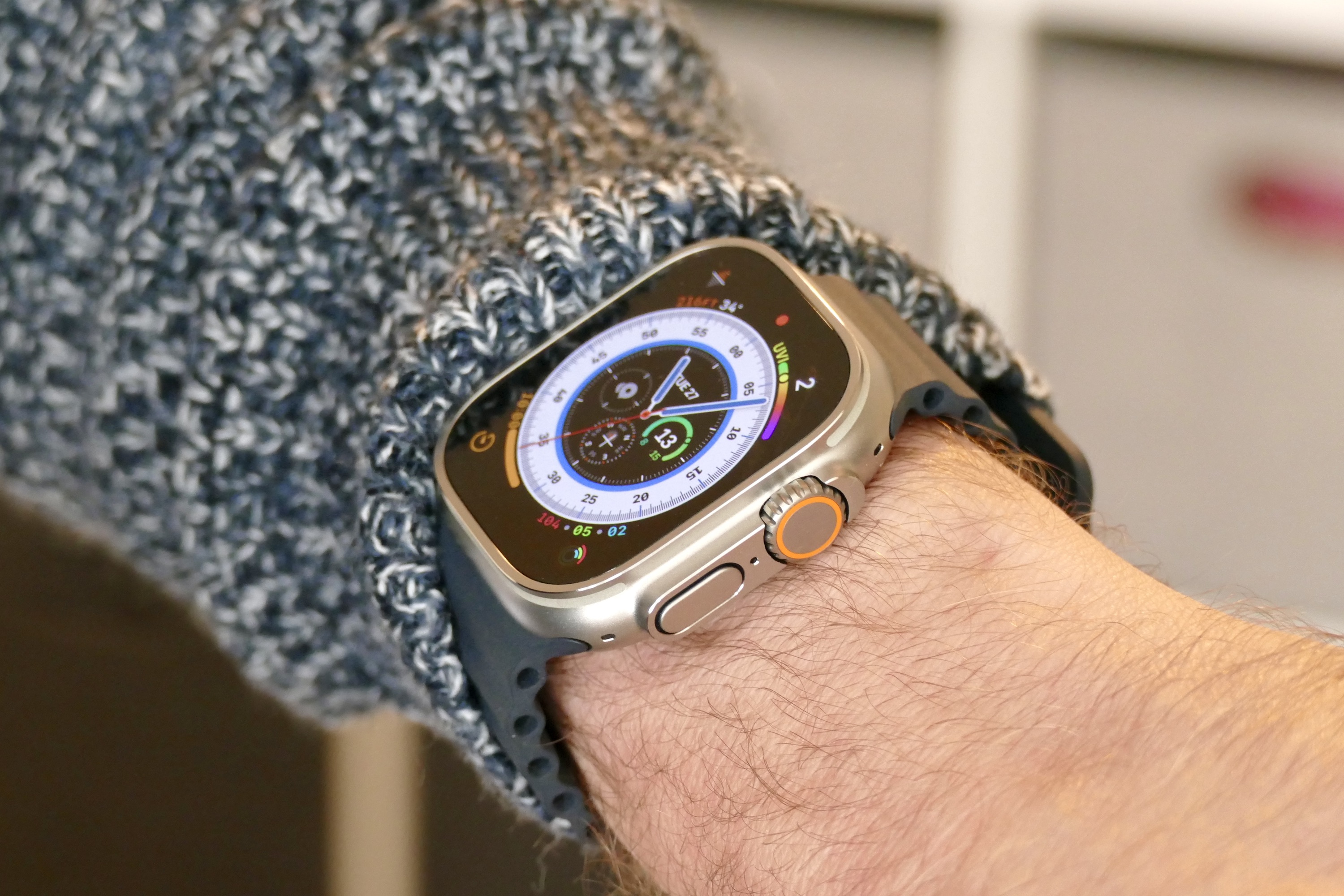El lateral y la corona digital del Apple Watch Ultra,