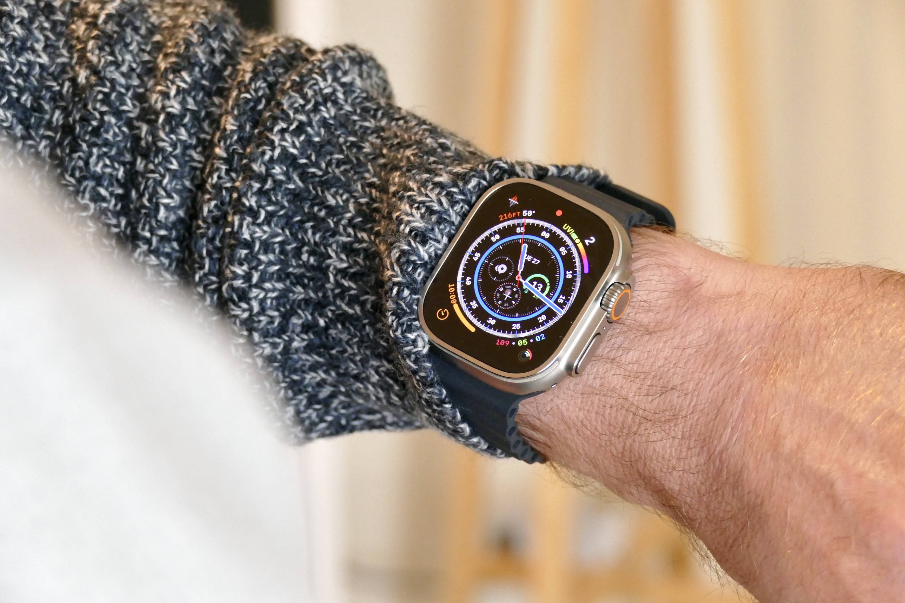 Apple Watch Ultra Hands-On: A Huge, Pricey Smartwatch With a New Look - CNET
