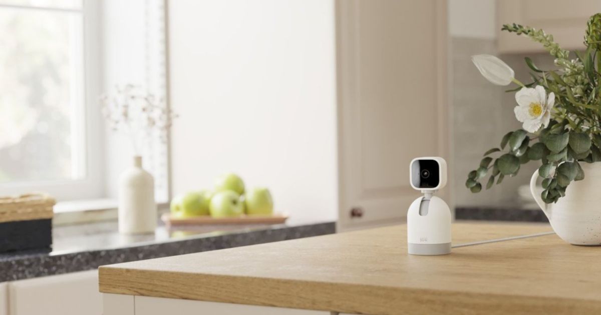 Blink Mini Pan-Tilt Camera  Rotating indoor plug-in smart