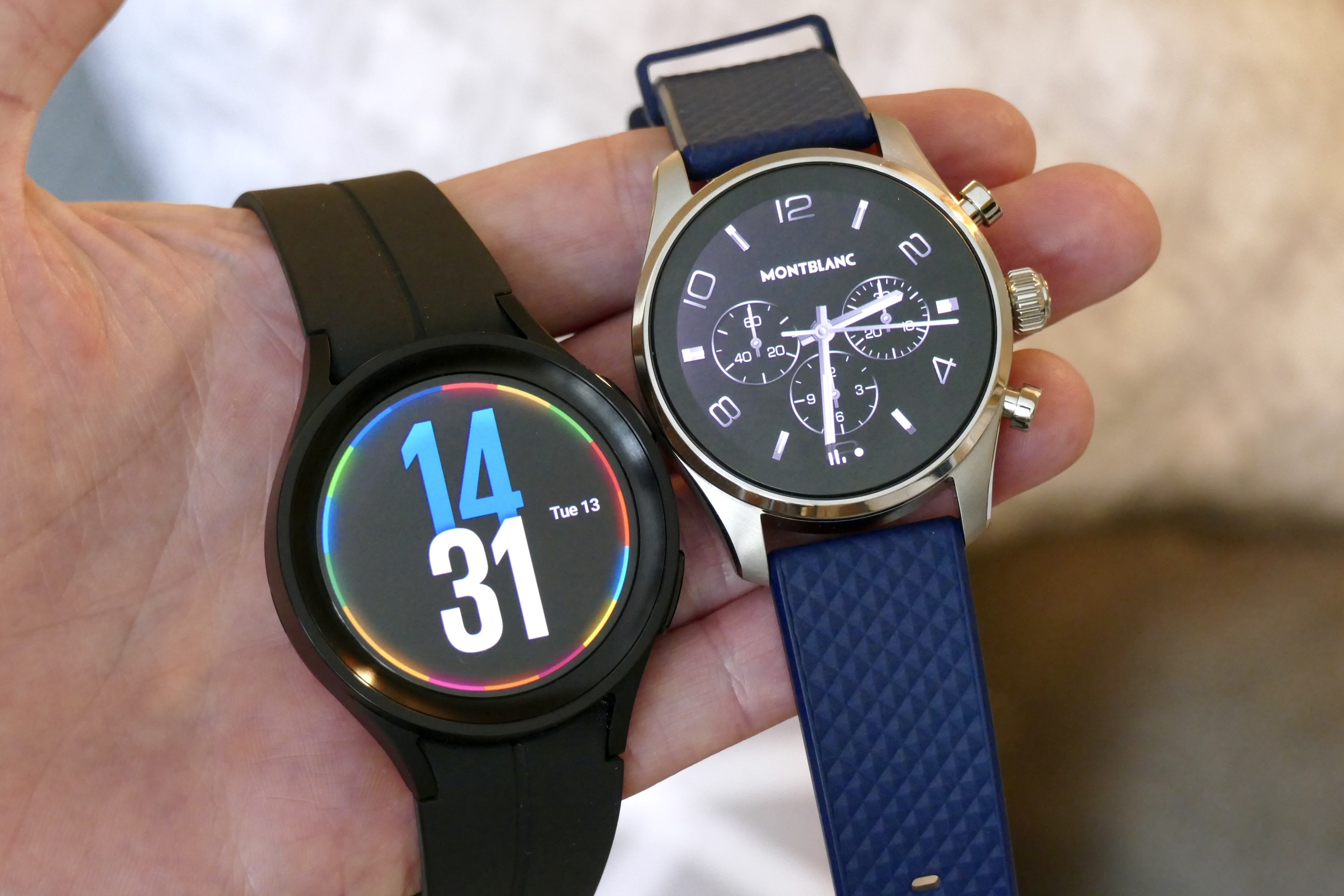 Samsung vs fossil discount smartwatch