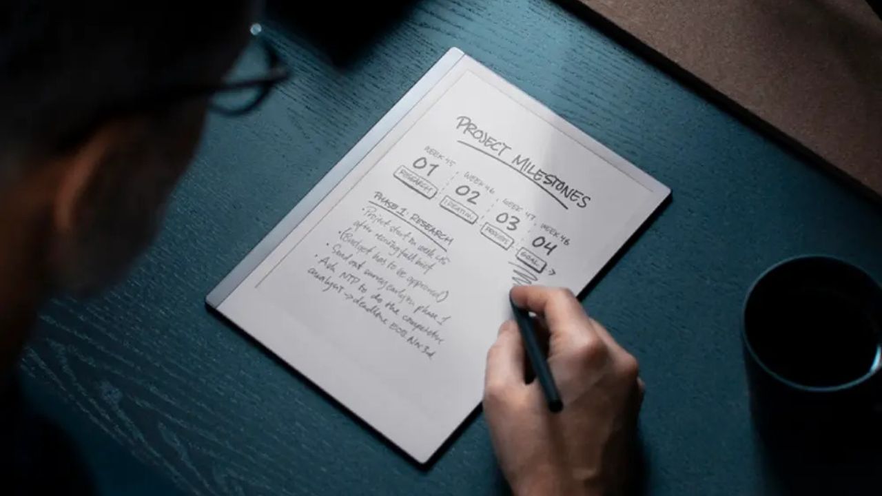 Remarkable 2 mimics writing on paper. Is it better than an iPad for  note-taking?