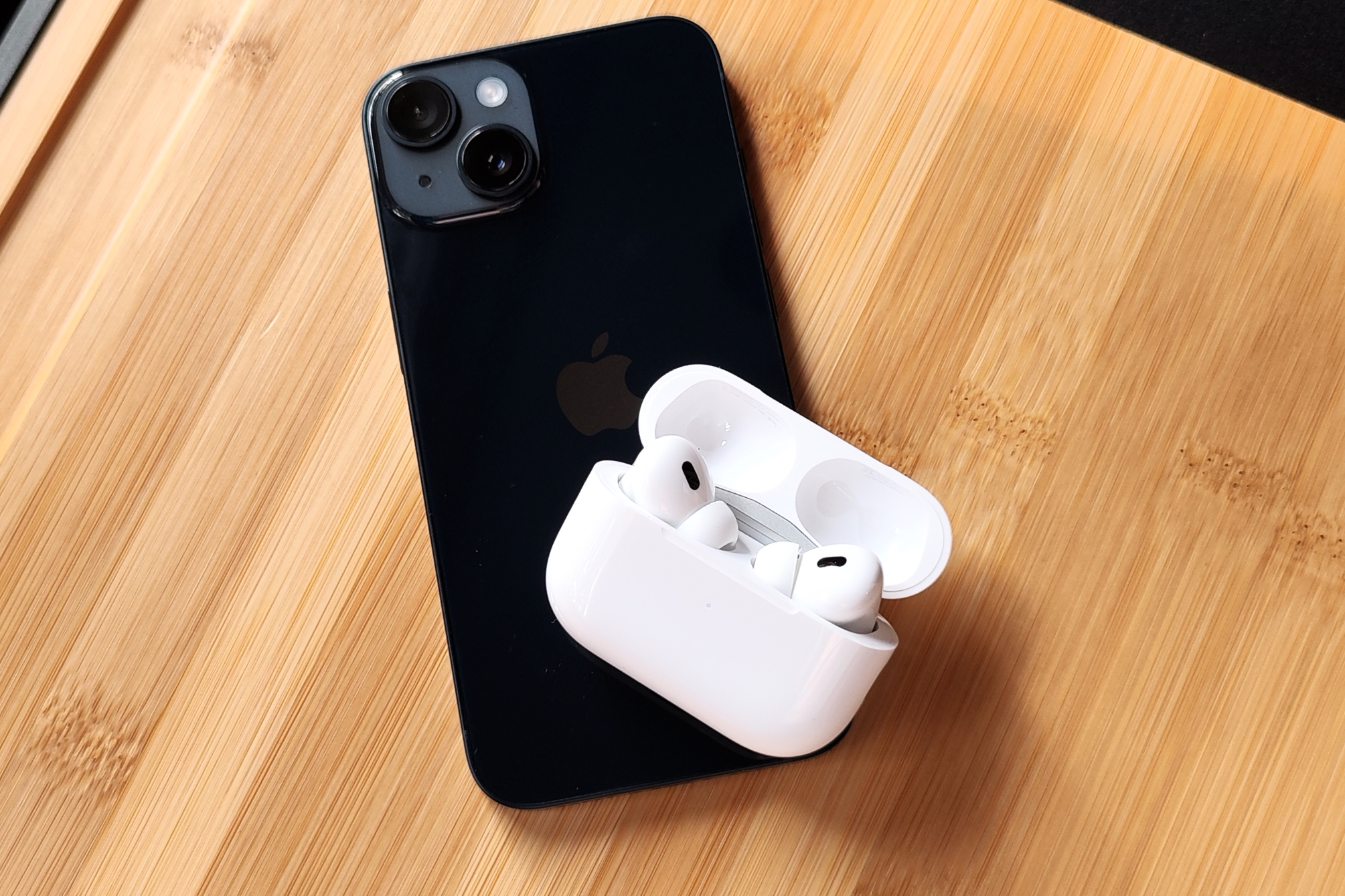 Являются ли AirPods водонепроницаемыми? Все, что Вам нужно знать