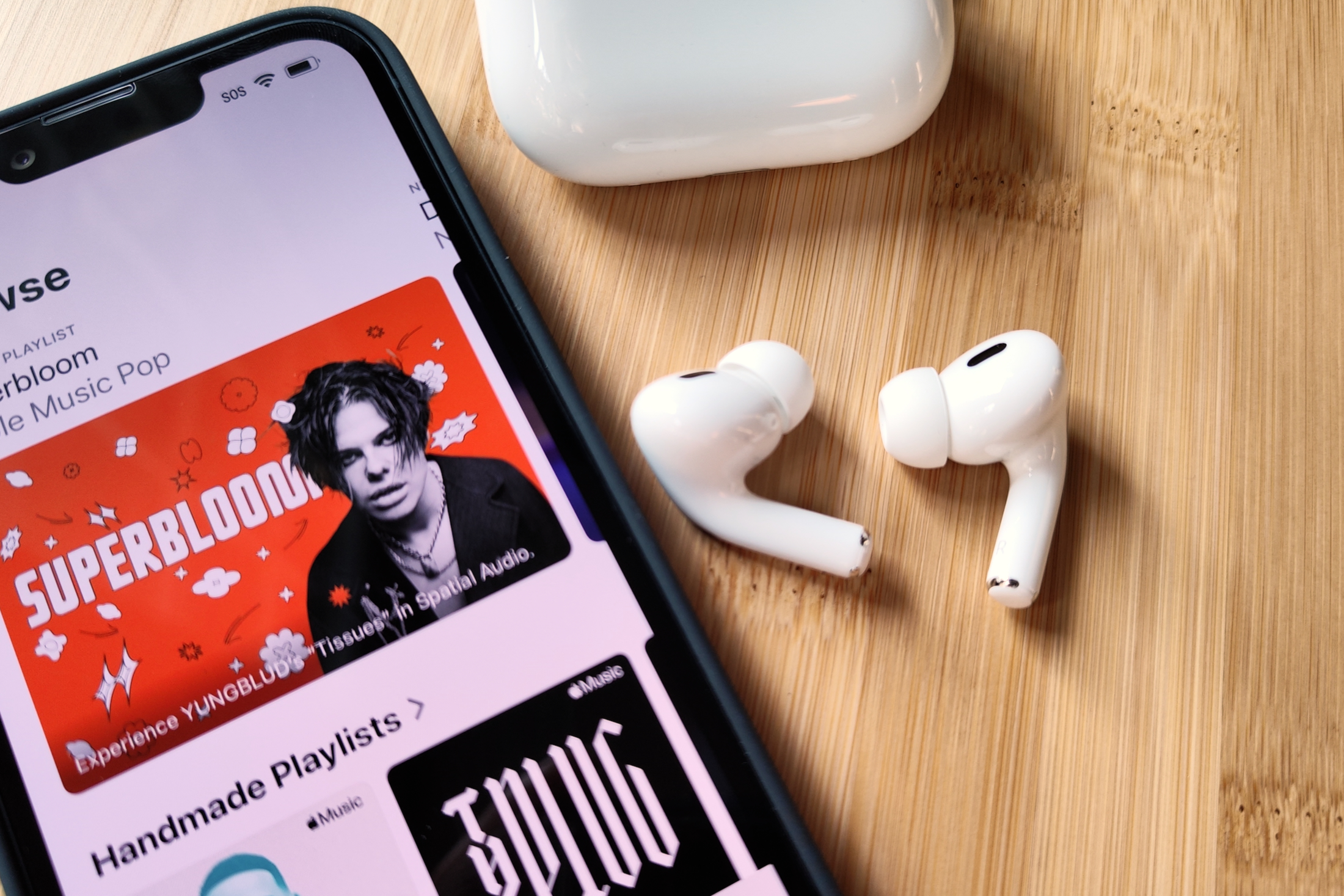 AirPods Review: Apple's Wireless Headphones are Amazeballs • iPhone in  Canada Blog