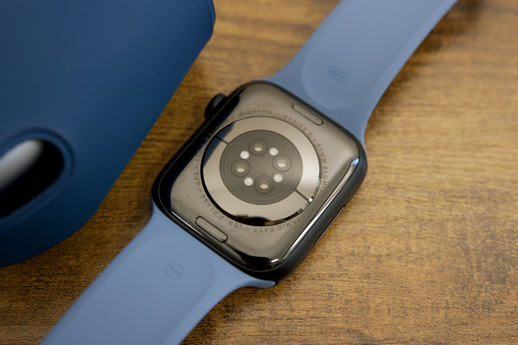 Apple Watch Series 8 and Apple Watch SE Review: Wrist Protector