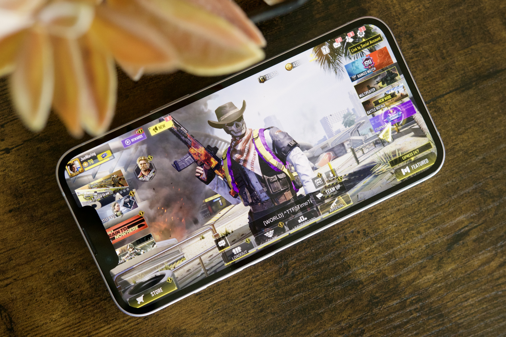 Call of Duty: Mobile em um iPhone 14.