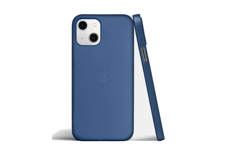 Funda ultrafina Totallee para iPhone 14 en azul.