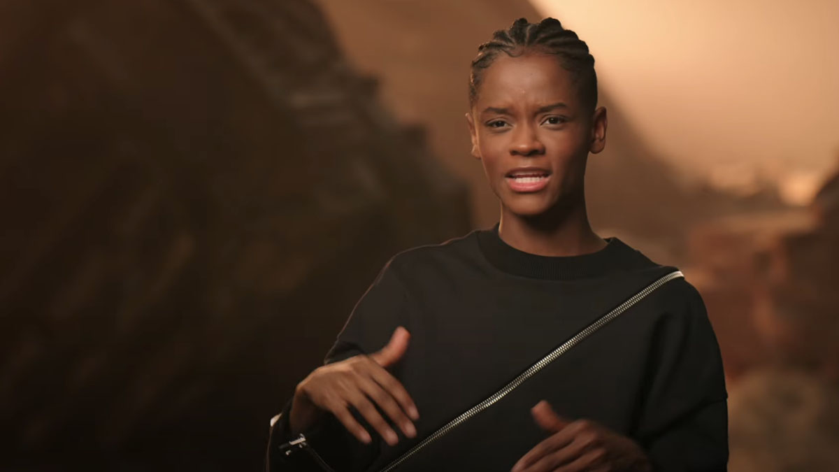 Letitia Wright in einem Featurette für Black Panther: Wakanda Forever.