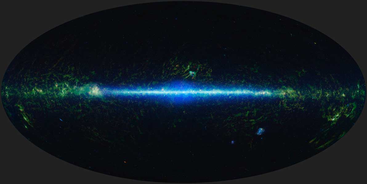 Dieses Mosaik besteht aus Bildern, die den gesamten Himmel abdecken und vom Wide-field Infrared Survey Explorer (WISE) als Teil der All-Sky Data Release 2012 von WISE aufgenommen wurden.  Durch die Beobachtung des gesamten Himmels kann WISE nach schwachen Objekten wie fernen Galaxien suchen oder Gruppen kosmischer Objekte vermessen.