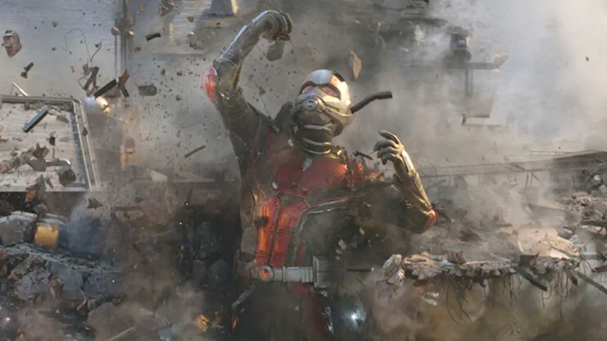 Ant-Man combat ses ennemis dans Avengers : Endgame.