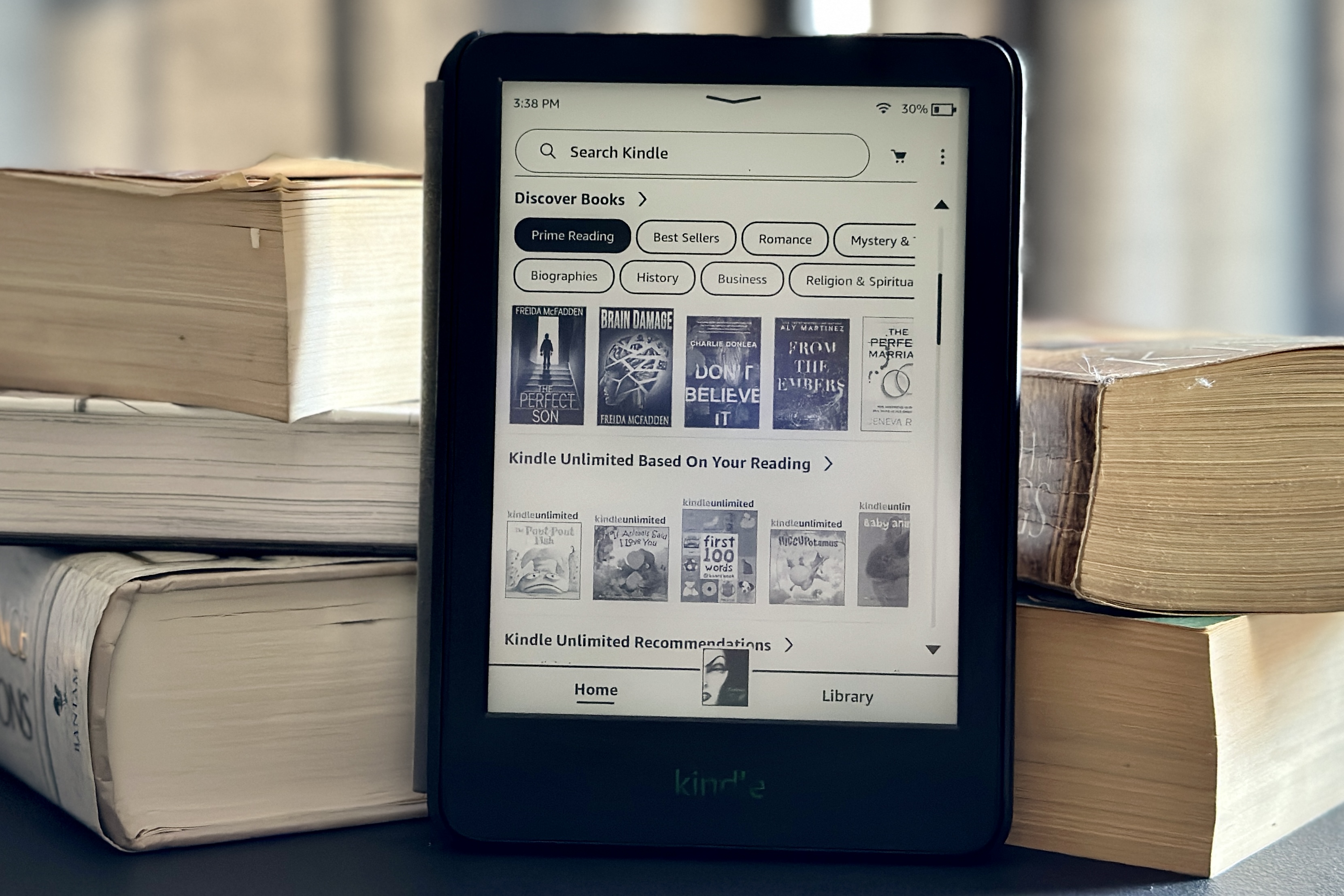 Amazon Kindle против Kindle Paperwhite: не покупайте не ту электронную книгу