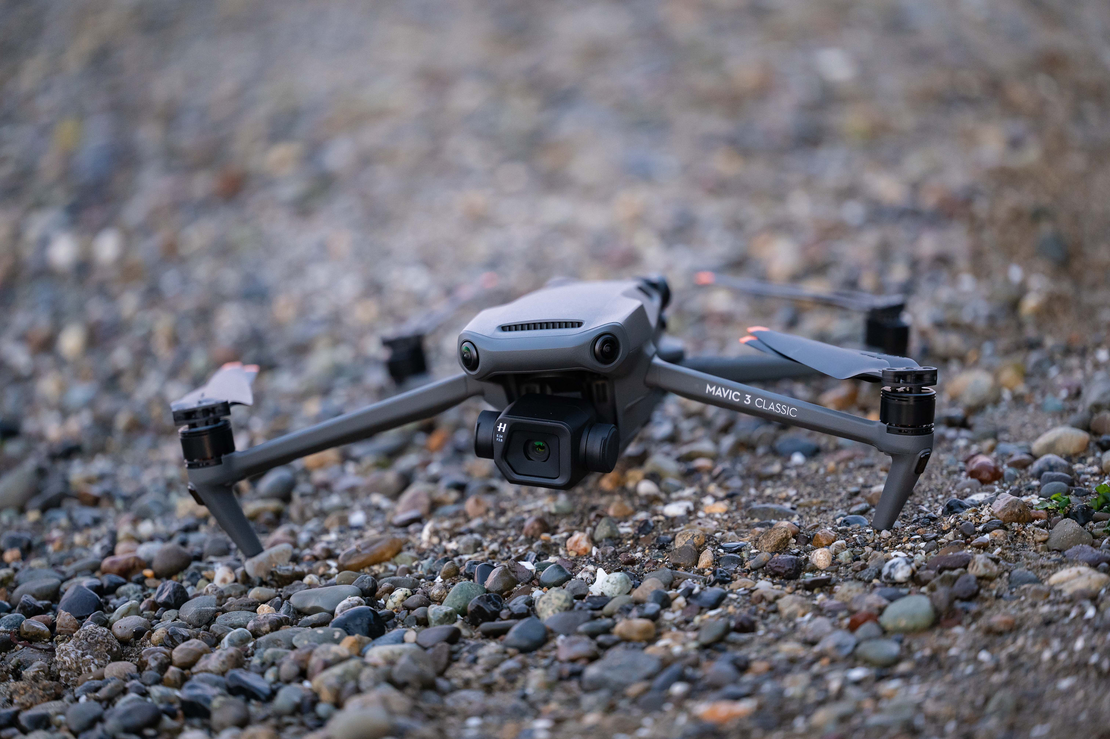 Review: DJI's Mavic 3 and Mavic 3 Cine are pricey prosumer drones that fall  slightly short: Digital Photography Review