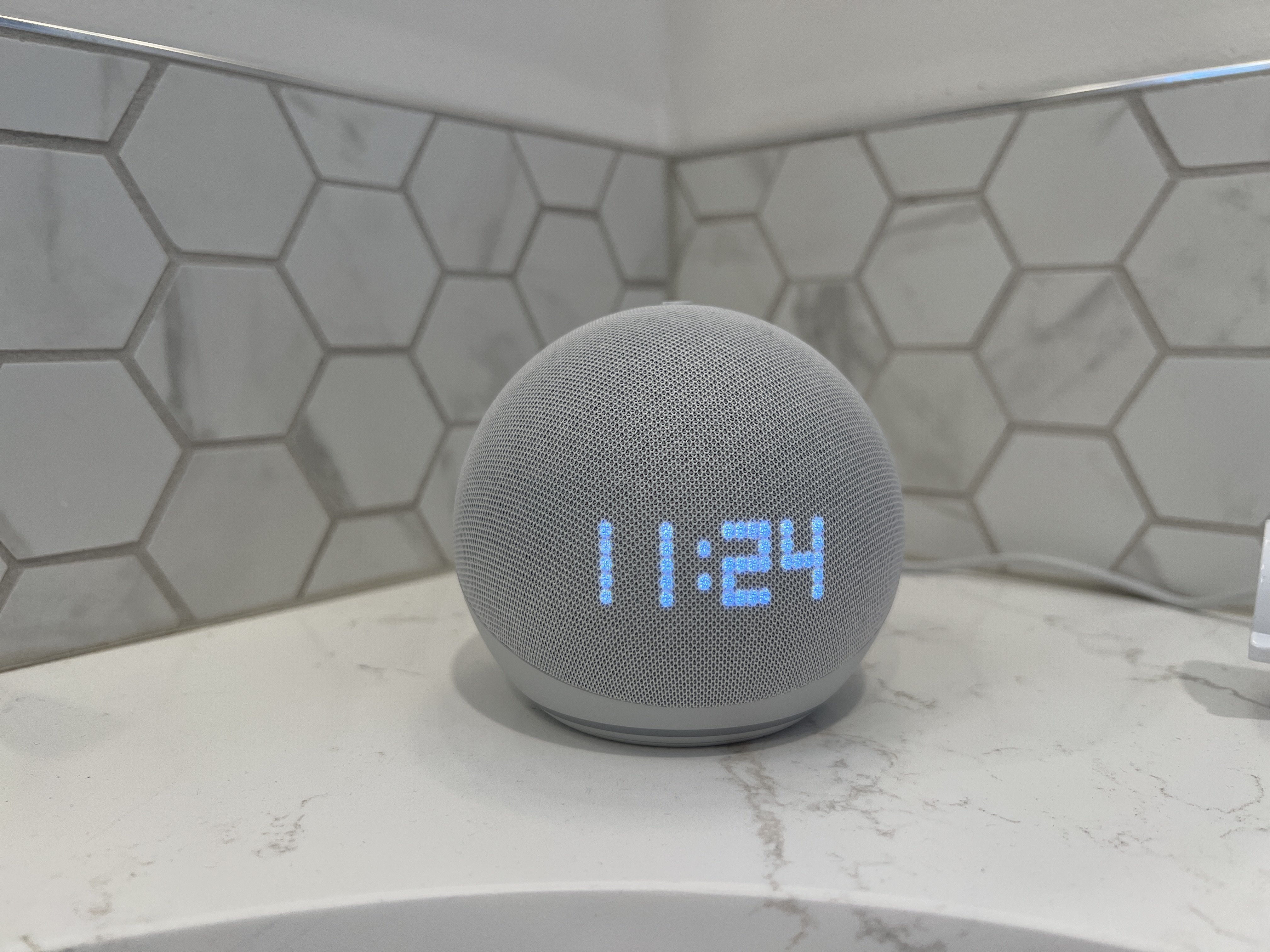 Alarm clock best sale echo dot