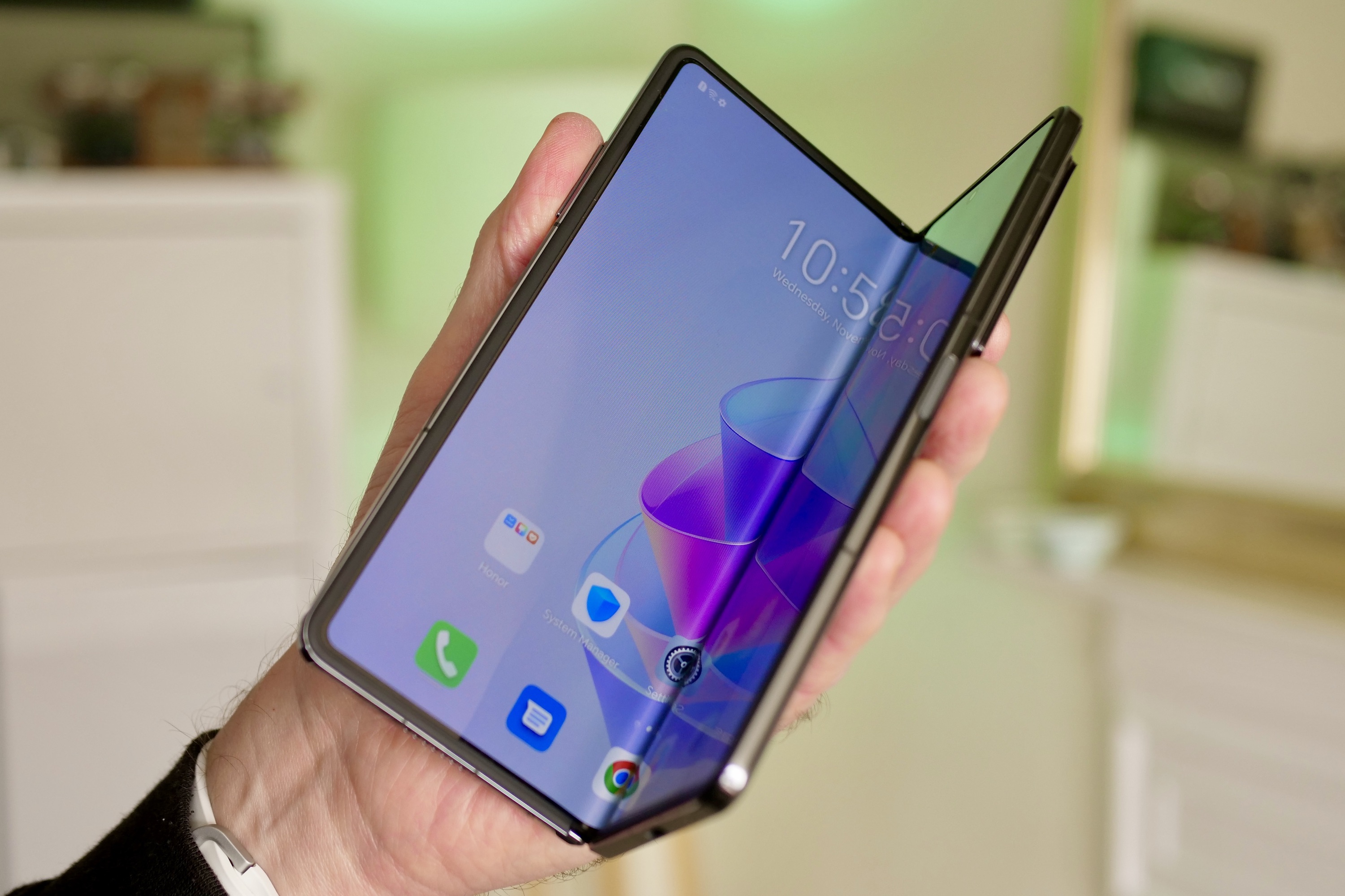HONOR Magic V Foldable Phone Competes With Samsung Z Fold3