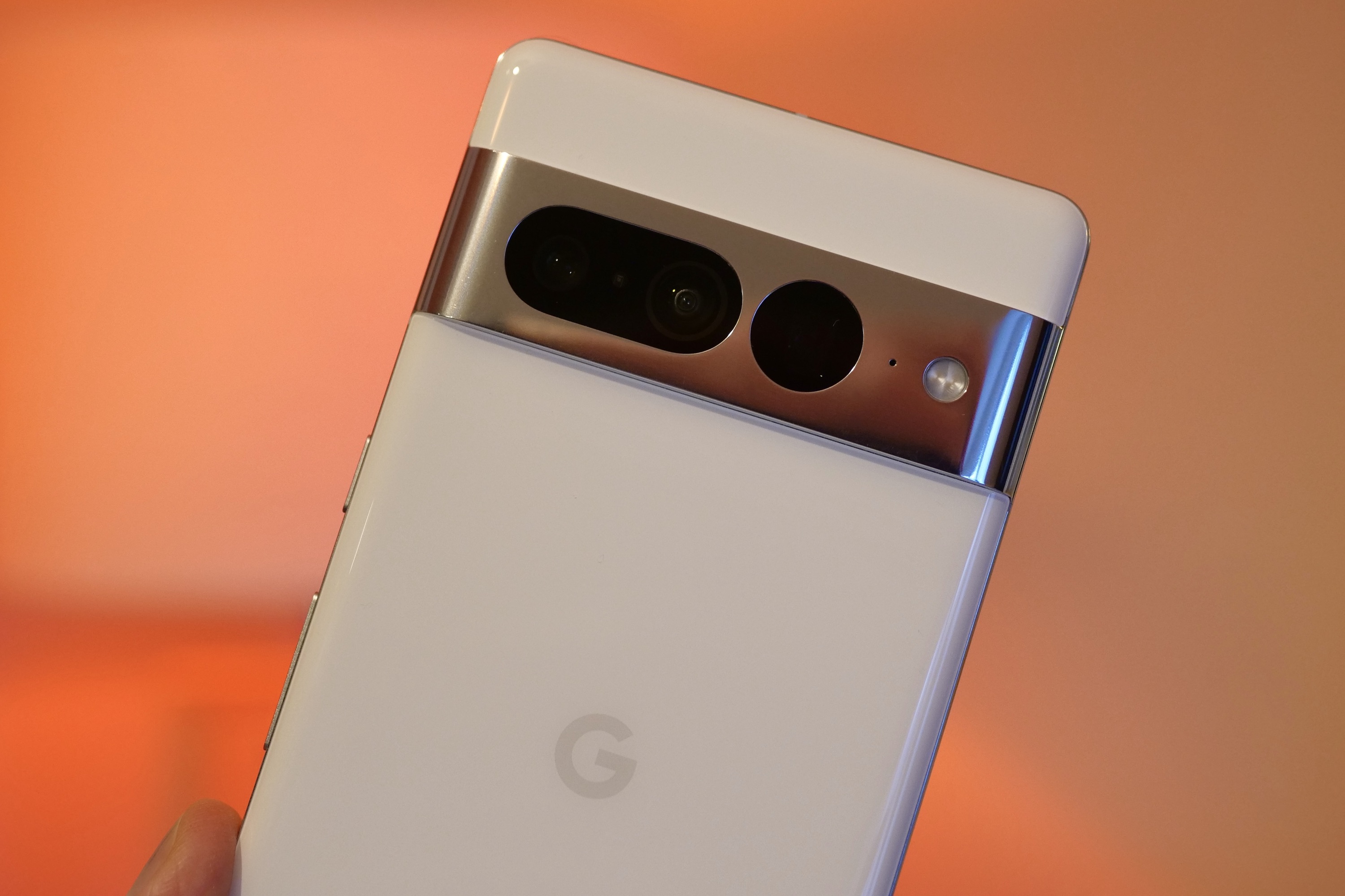 Phone Comparisons: Google Pixel 7 Pro vs Xiaomi 13 Ultra