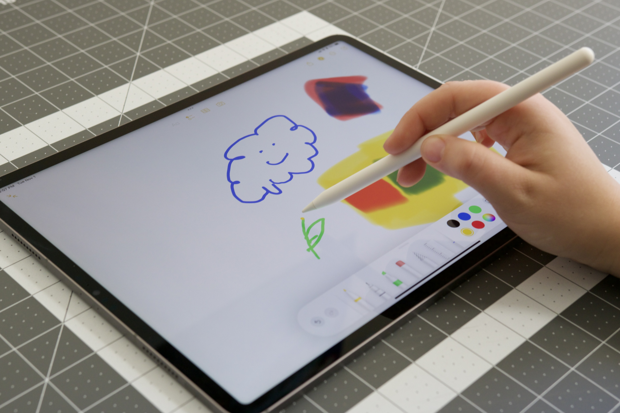Logitech Crayon Review - the Best Apple Pen Alternative for your iPad?