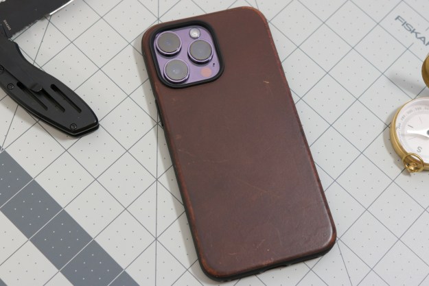 3 Reasons Why You Should Buy an iPhone Leather Case