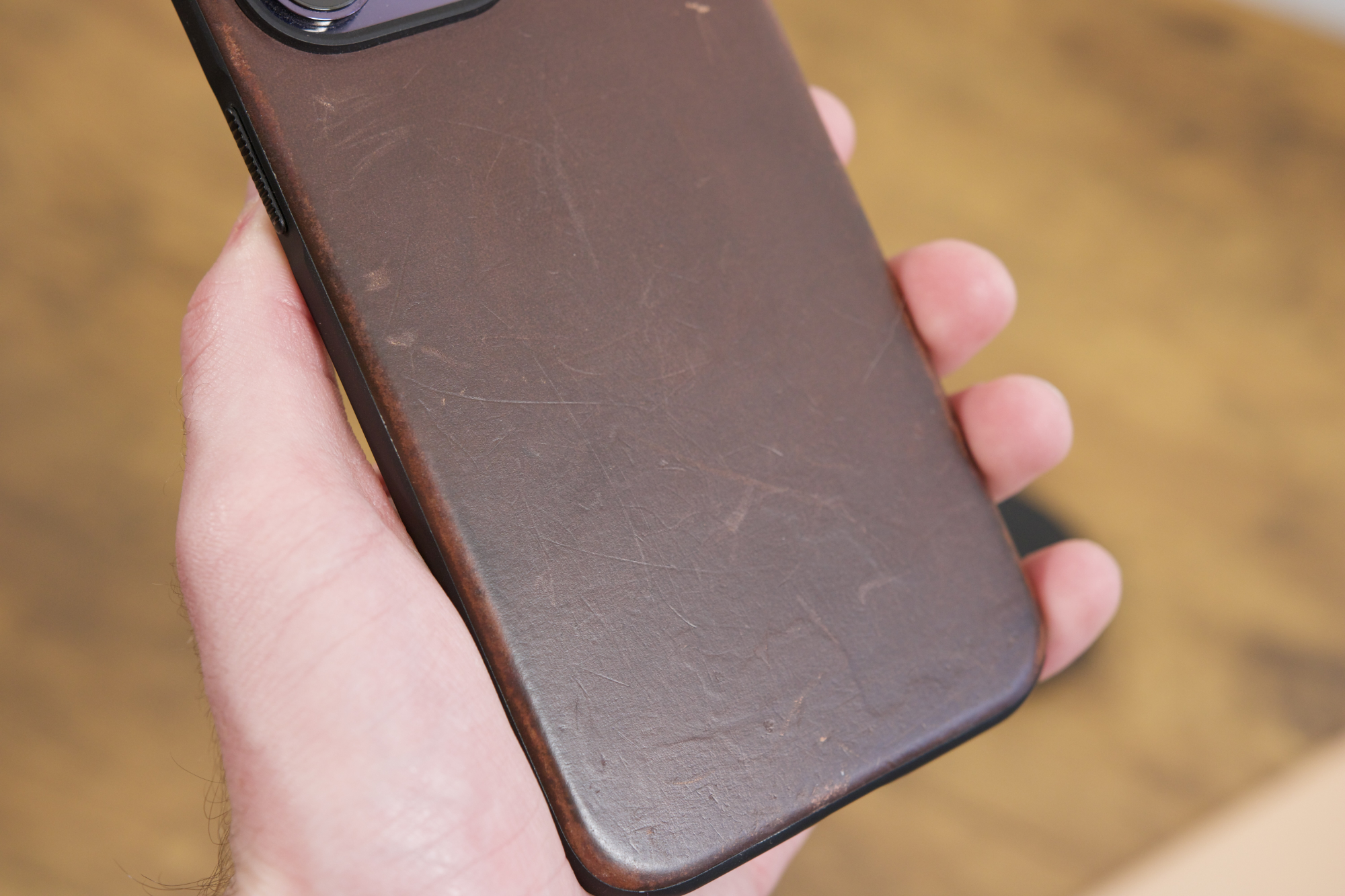 Nomad Modern Leather iPhone 14 case review my new favorite