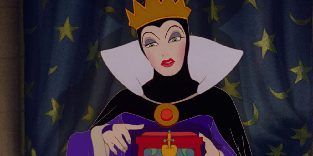 The Evil Queen opens a box in Snow White