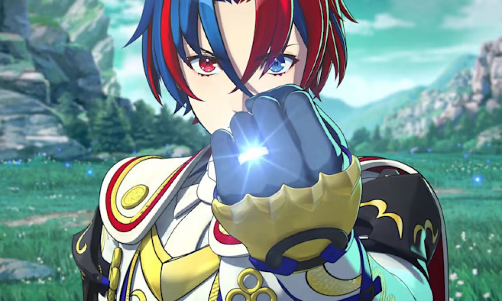 Alear clenches his fist while wearing a ring in Fire Emblem Engage.