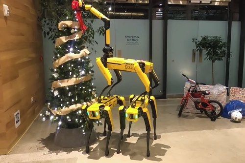 Il cane robot di Boston Dynamics parla, grazie a ChatGPT: è stato  trasformato in una guida turistica