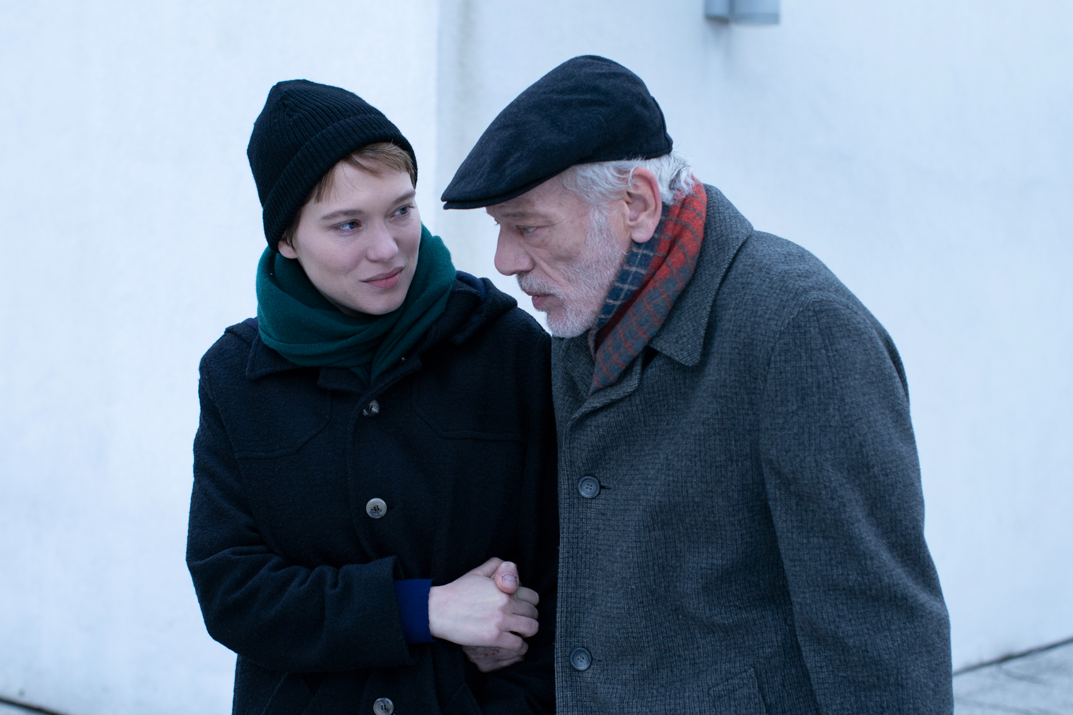 Léa Seydoux pasea con Pascal Greggory en One Fine Morning.