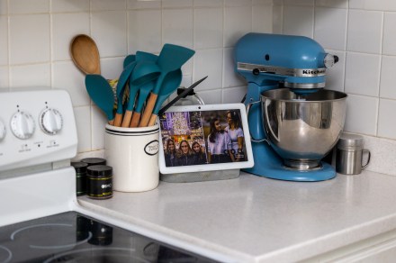 Black Friday deal saves you $100 on Google’s Nest Hub Max smart display