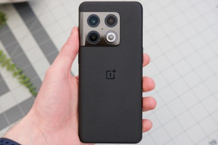 Using the OnePlus 10 Pro again made me worried about the OnePlus 11