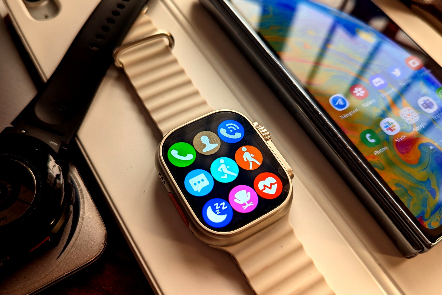 Fake Apple Watch Vs Real: How To Spot A Fake Apple Watch? | Apple watch,  Apple, Iphone emojis on android