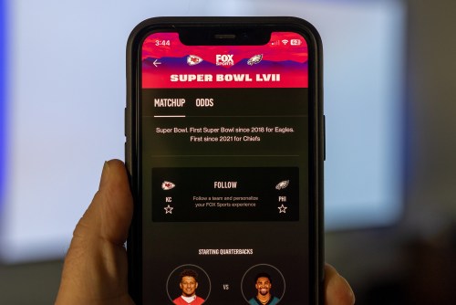 Live From Super Bowl LVI: Verizon Powers 5G Multi-View for In-Venue Fans,  Halftime-Show Option for At-Home Viewers