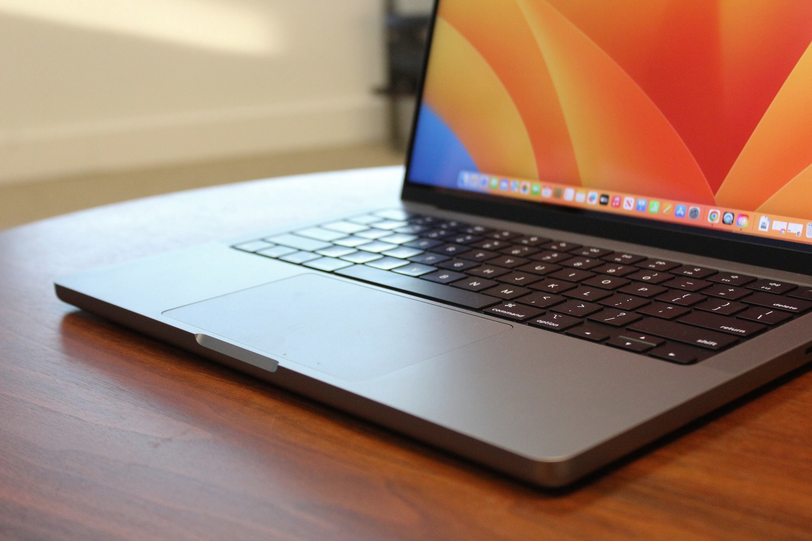 El teclado y trackpad del MacBook Pro de 14 pulgadas.