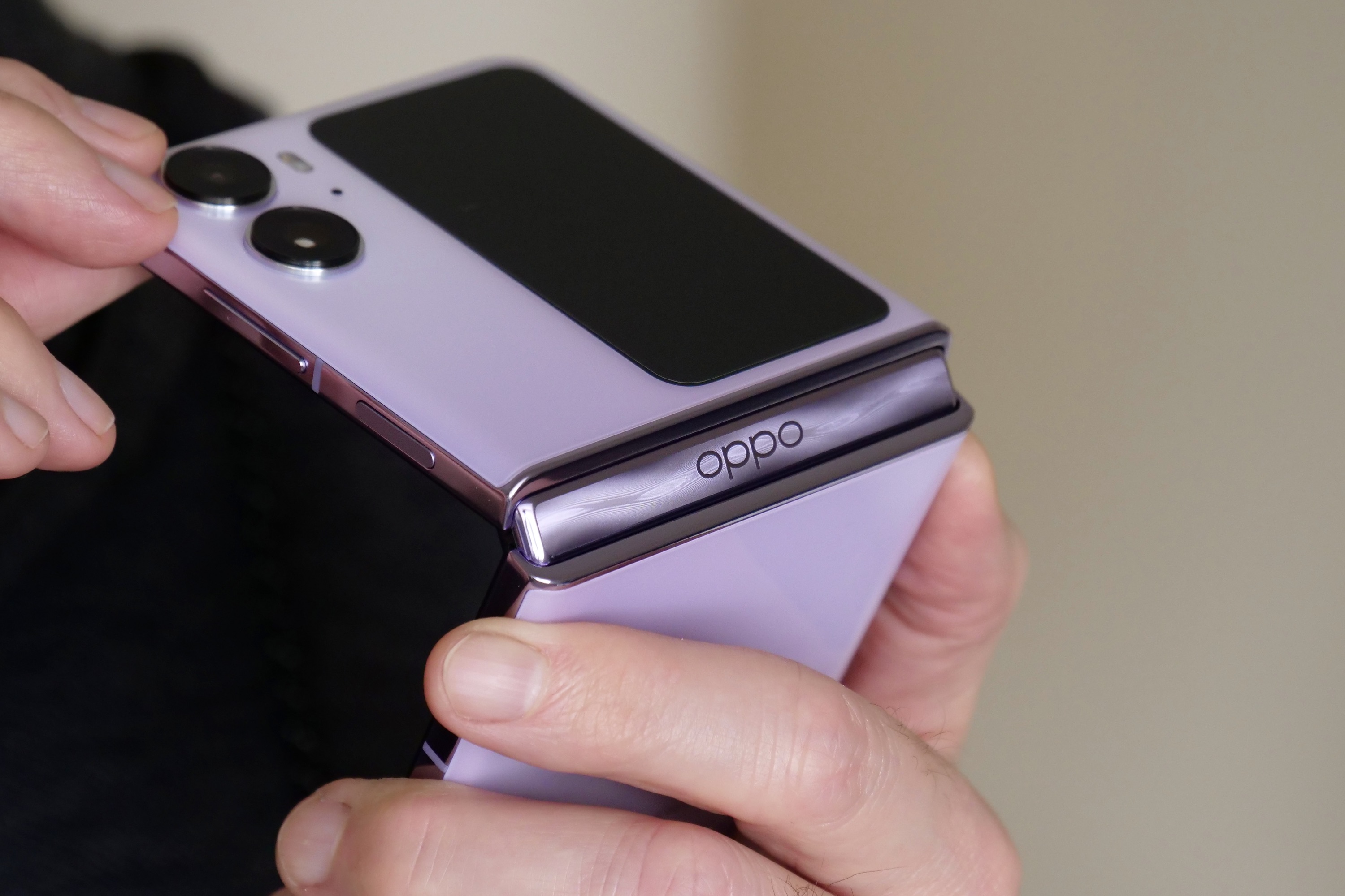 Oppo Find N2 Flip review: is this flip phone a big flop?