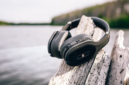 The first wireless hi-res headphones with UWB will arrive in 2024