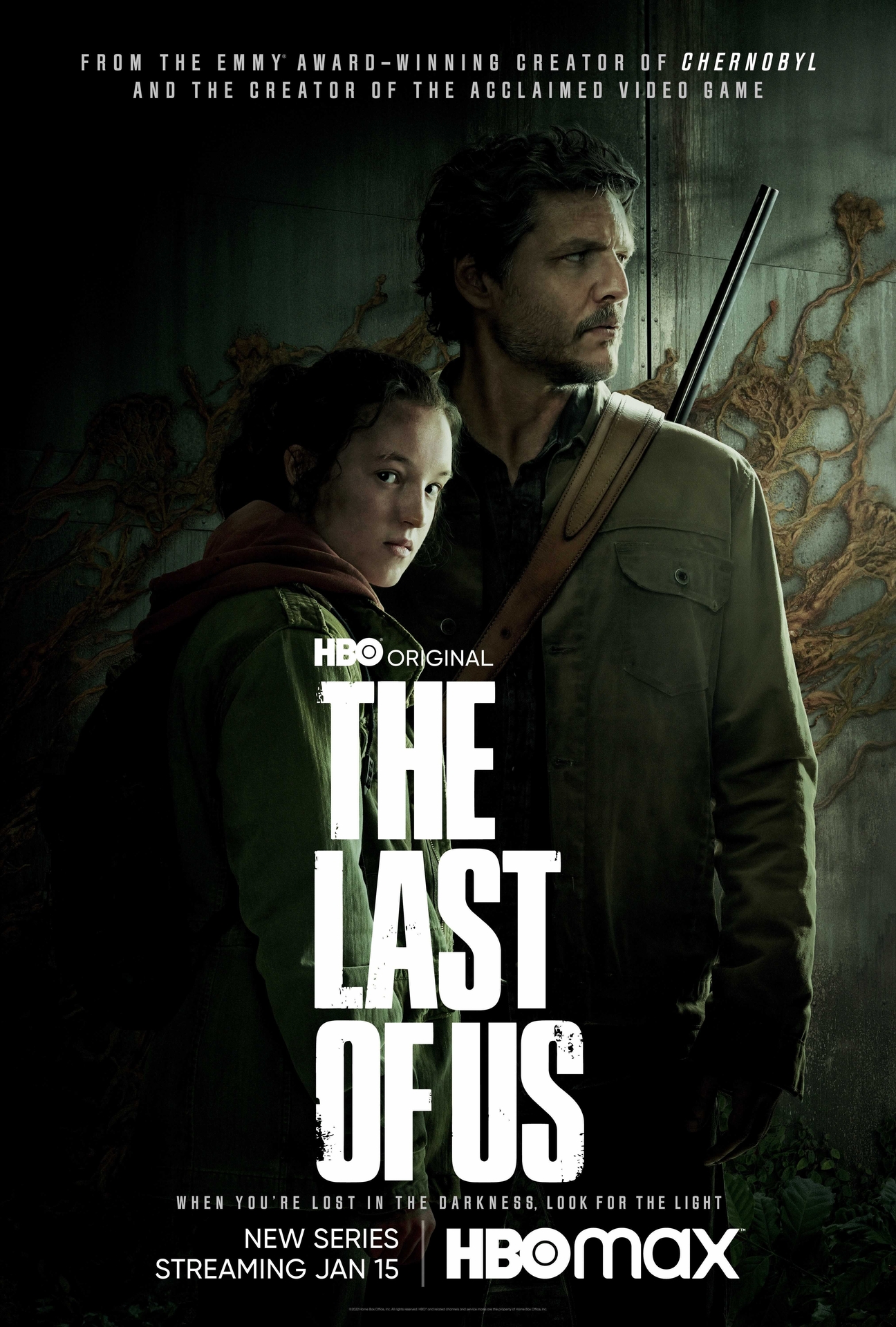 Элли и Джоэл стоят бок о бок перед большим логотипом The Last of Us.