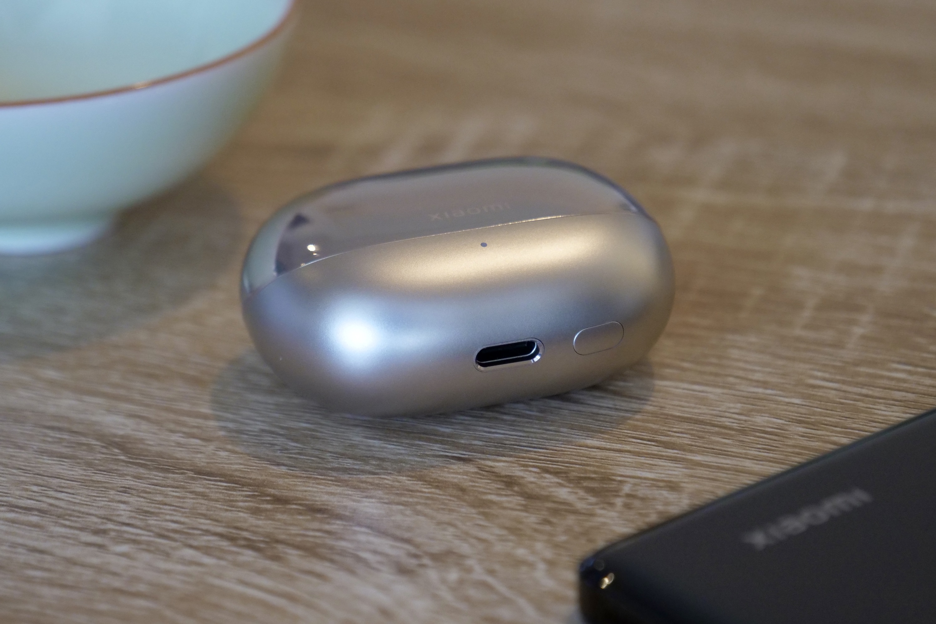 Shiny Xiaomi Buds 4 Pro come inside their own Space Capsule