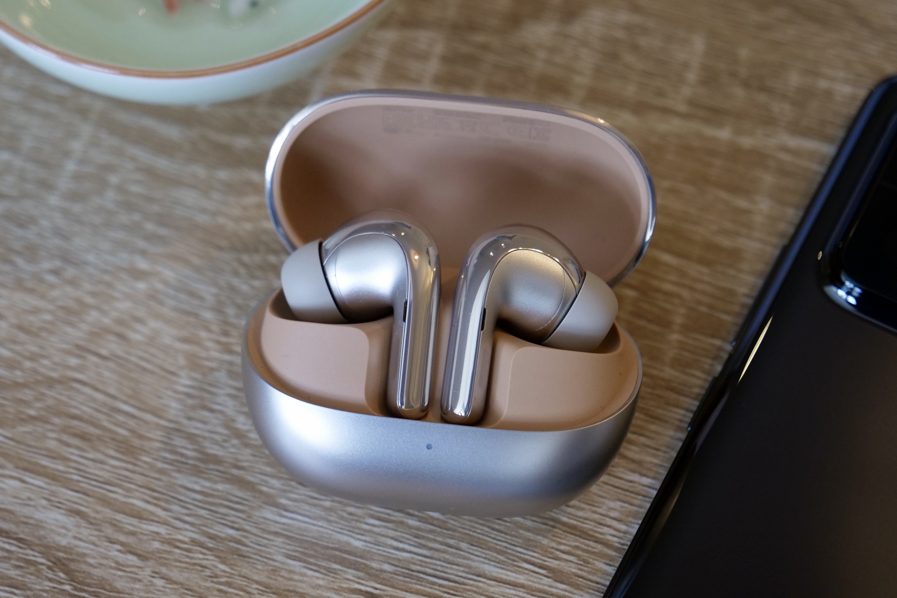 Xiaomi Buds 4 Pro Promotional Video Reveals Good-looking ANC Headphones