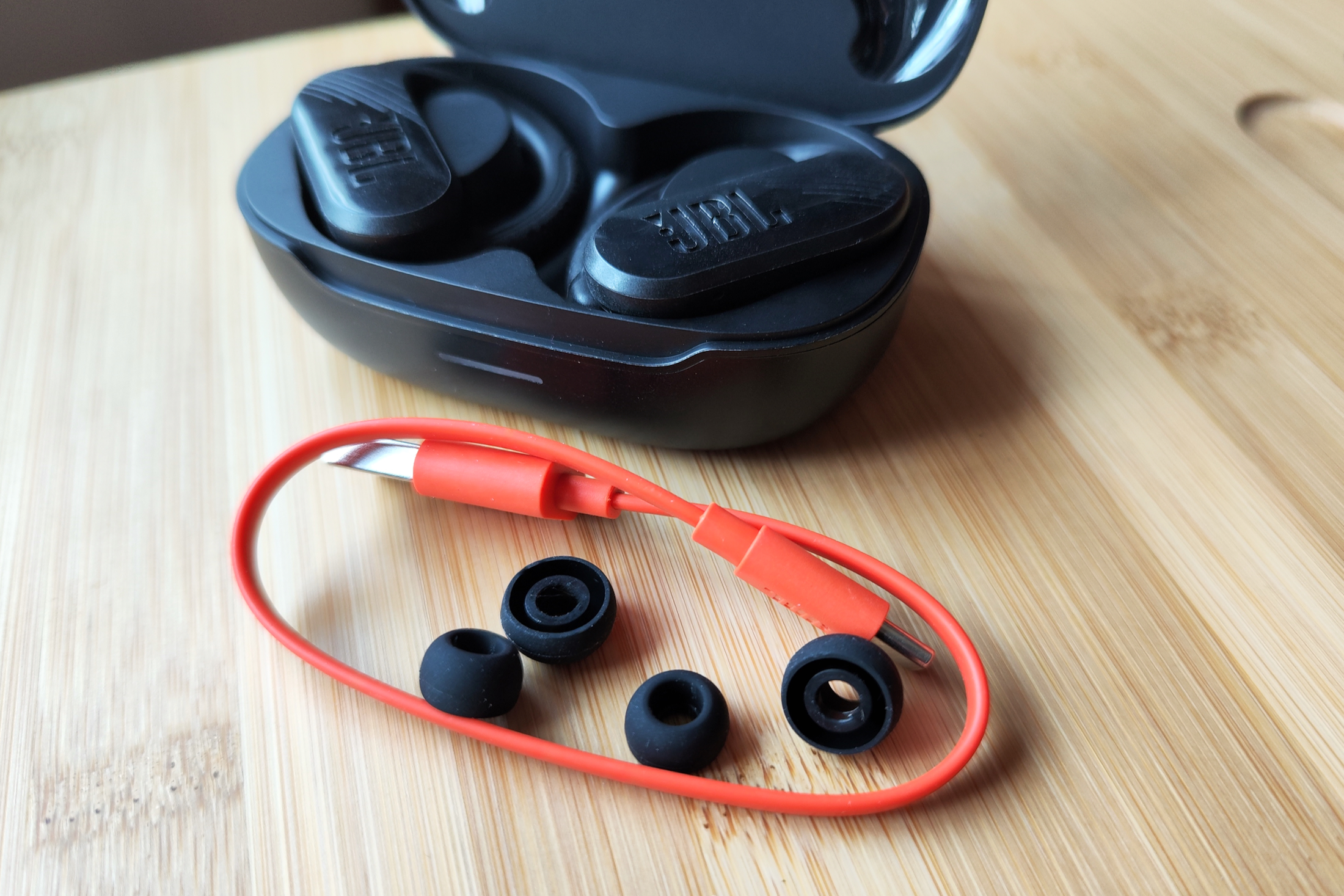 JBL Endurance Peak 3 Headphone Review - Consumer Reports