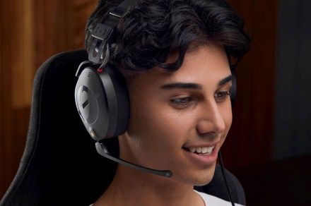 Rode’s NTH-100M headphones are built for gamers