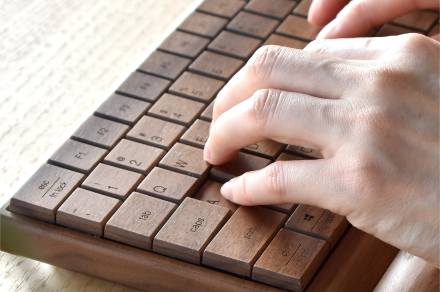 This gorgeous, all-wood keyboard must be seen to be believed