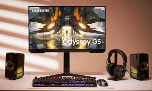 The Samsung Odyssey G5 gaming monitor on a desk.