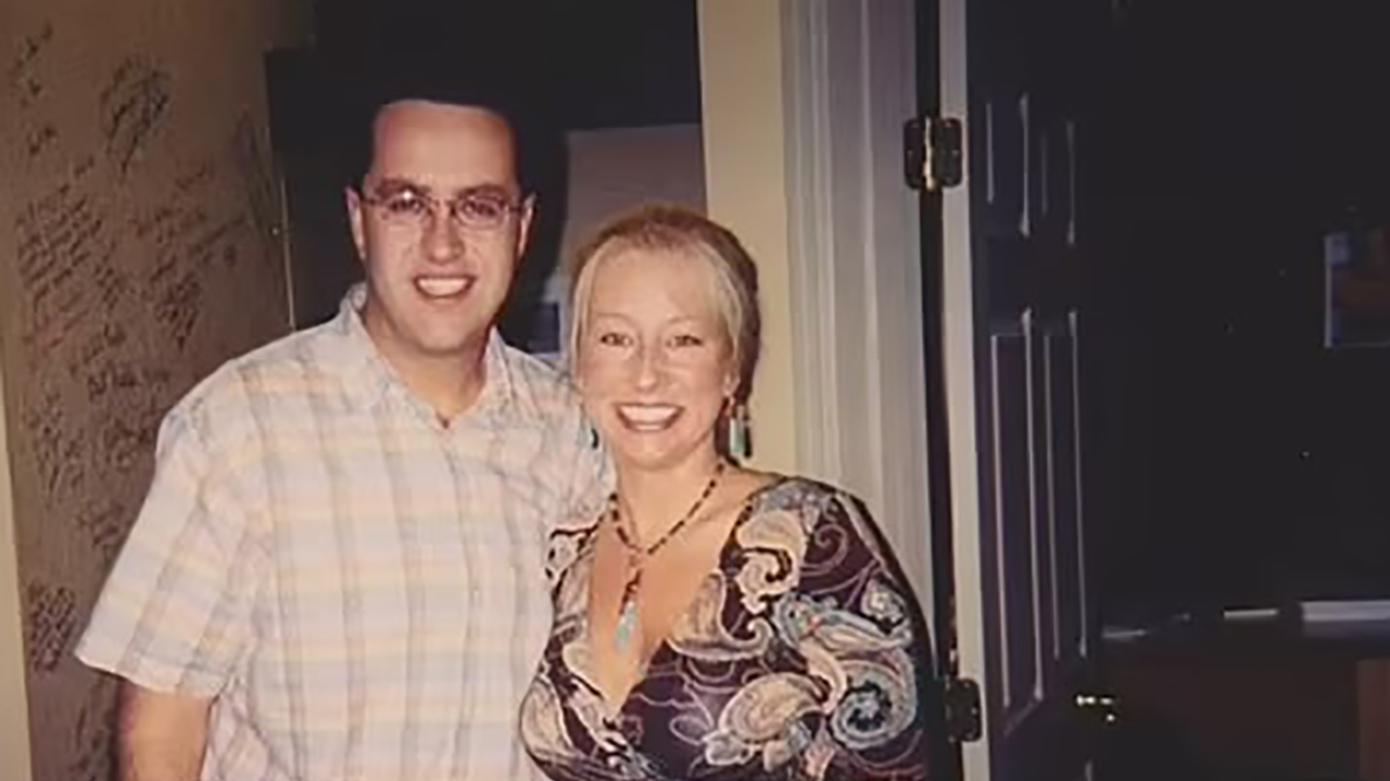 Uma imagem reminiscente de Jared Fogle e Sharon Herman-Walrond em Jared from Subway.