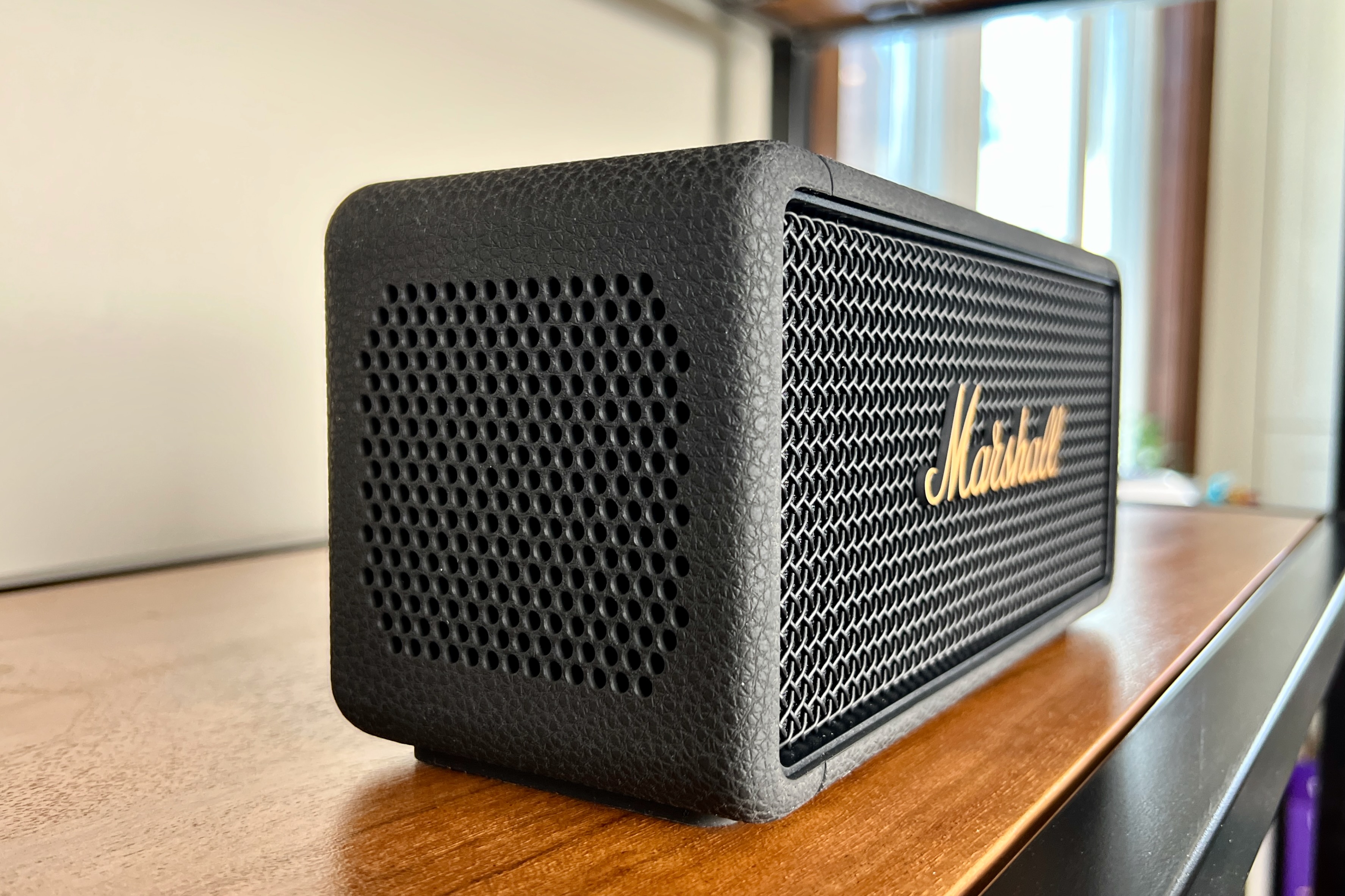 Marshall Middleton is a Powerful Portable Speaker That's Sure To Turn Heads  