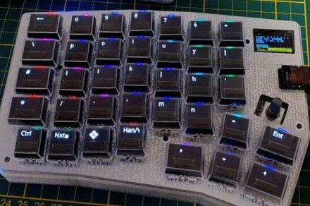 This mechanical keyboard has tiny OLED screens in the keycaps