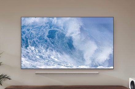 This clearance sale gets you an 8K TV for less than $1,000