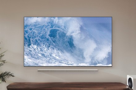 Ends midnight: Get this 55-inch Samsung 8K TV for $1,000