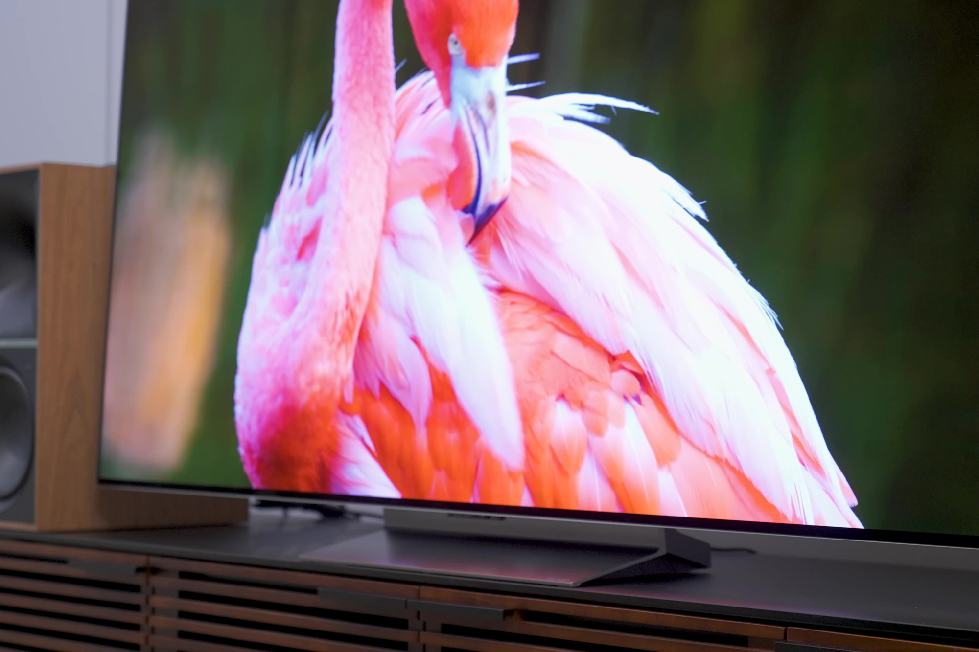 LG G3 OLED TV Looks Brighter Than Ever - Video - CNET