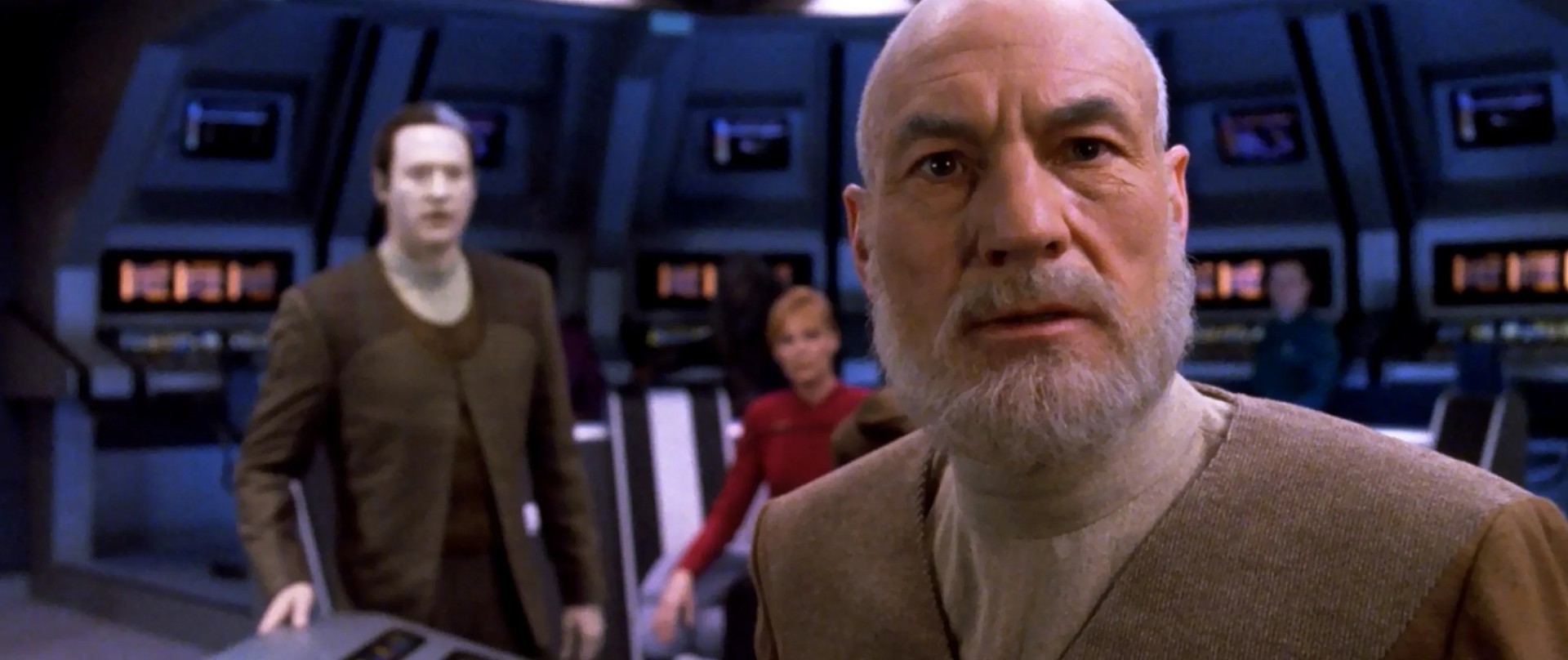 Un Picard mayor parece preocupado en Star Trek: The Next Generation.