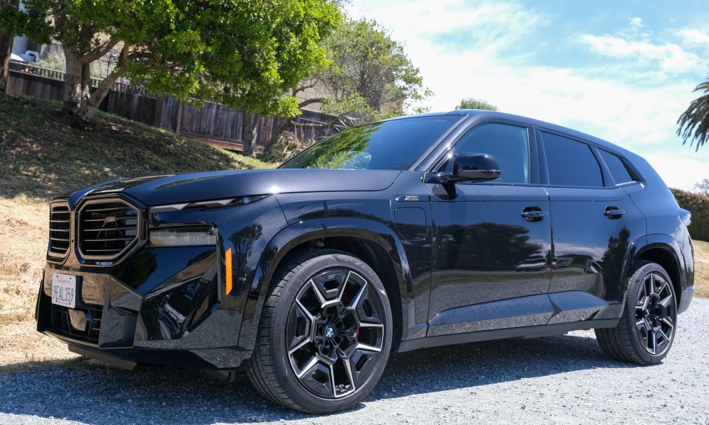 2023 BMW XM three-quarter view